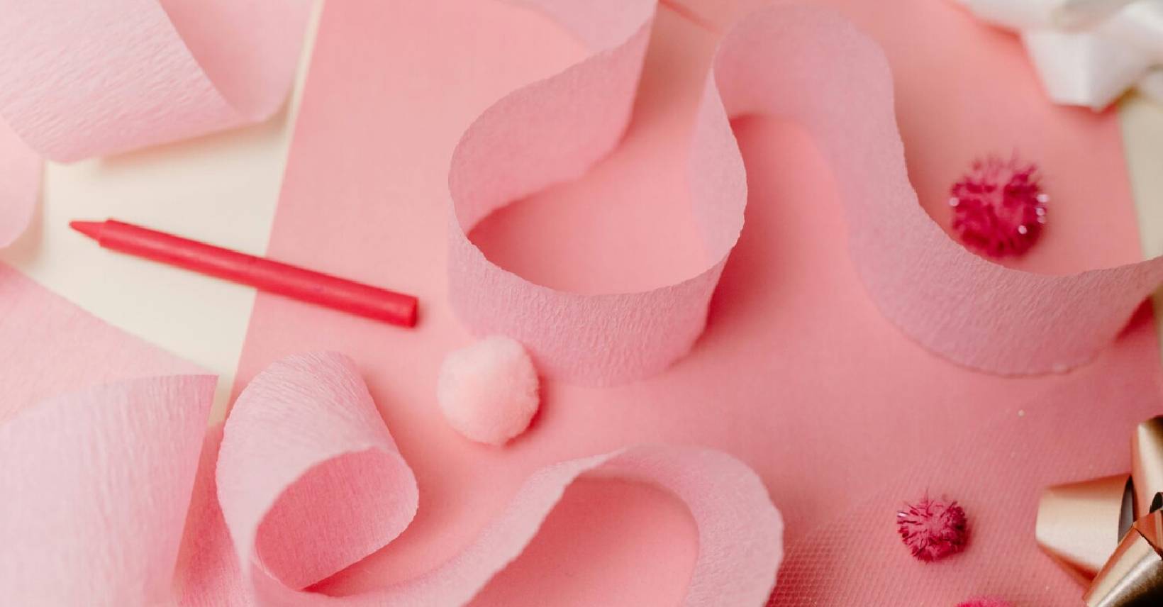 A Beginner's Guide to Decorate a Cake with Fondant