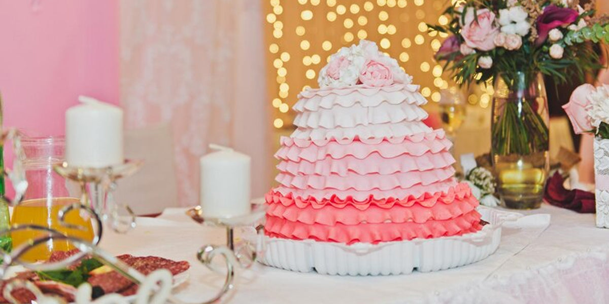mastering-the-palette-the-art-of-color-creation-for-cake-decoration-bliss