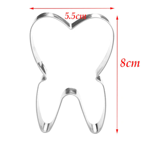 A metal cookie cutter shaped like a tooth, measuring approximately 5.5 cm wide and 8 cm tall. The cutter has smooth, rounded edges and is positioned upright against a white background, with dimensions clearly indicated in red text.